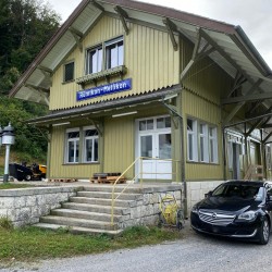 Grosszügige 3 ZImmer Wohnung im Bahnhofgebäude Rümikon-Mellikon zu vermieten